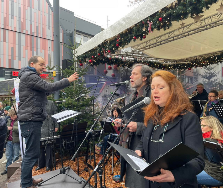 2024 Weihnachtsmarkt in Höxter mit Sylvia Koke und Julian Schmitz